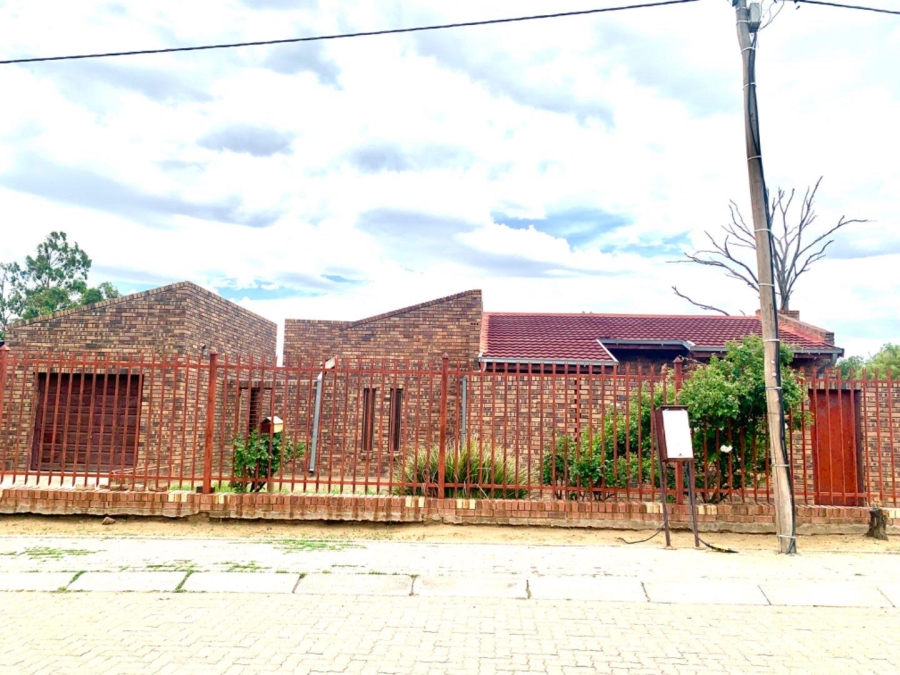 4 Bedroom Property for Sale in Thaba Nchu Free State